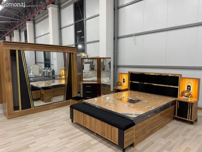 Спальный гарнитур