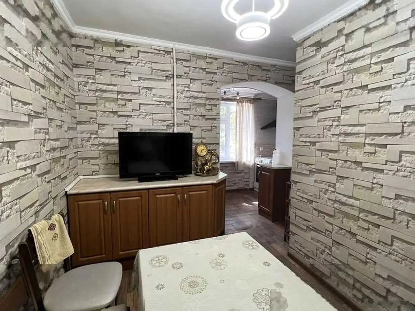 2-комн. квартира, 2 этаж, 60м², Ослиные Уши, Роддом 2, Чучабирён