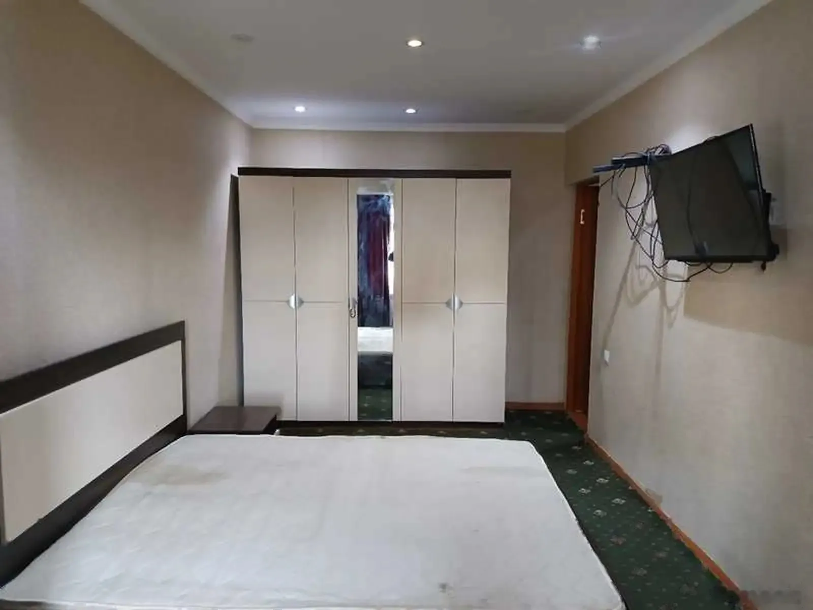 2-комн. квартира, 5 этаж, 100м², Фирдавси
