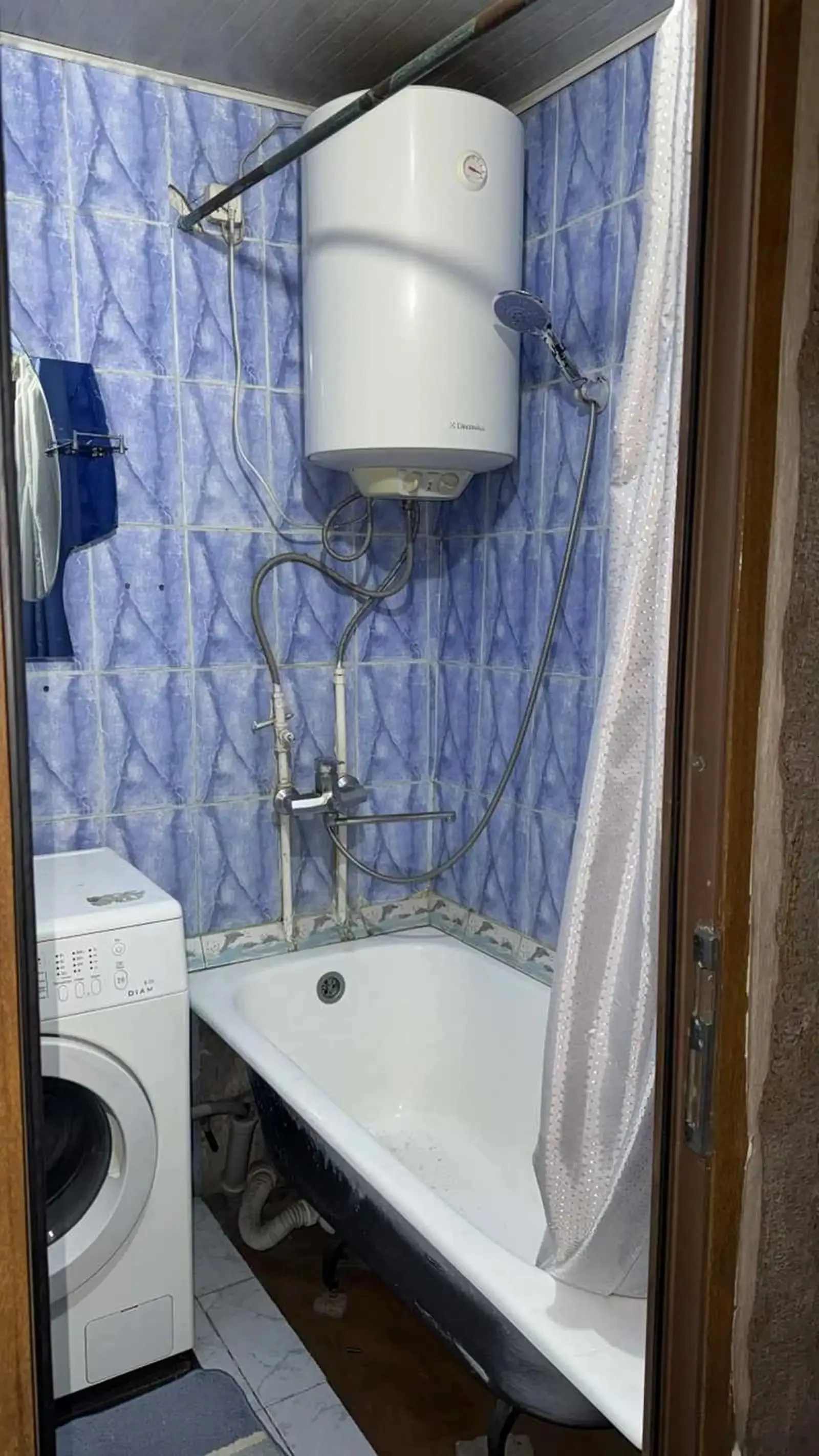 2-комн. квартира, 3 этаж, 80м², 46мкр бетонка
