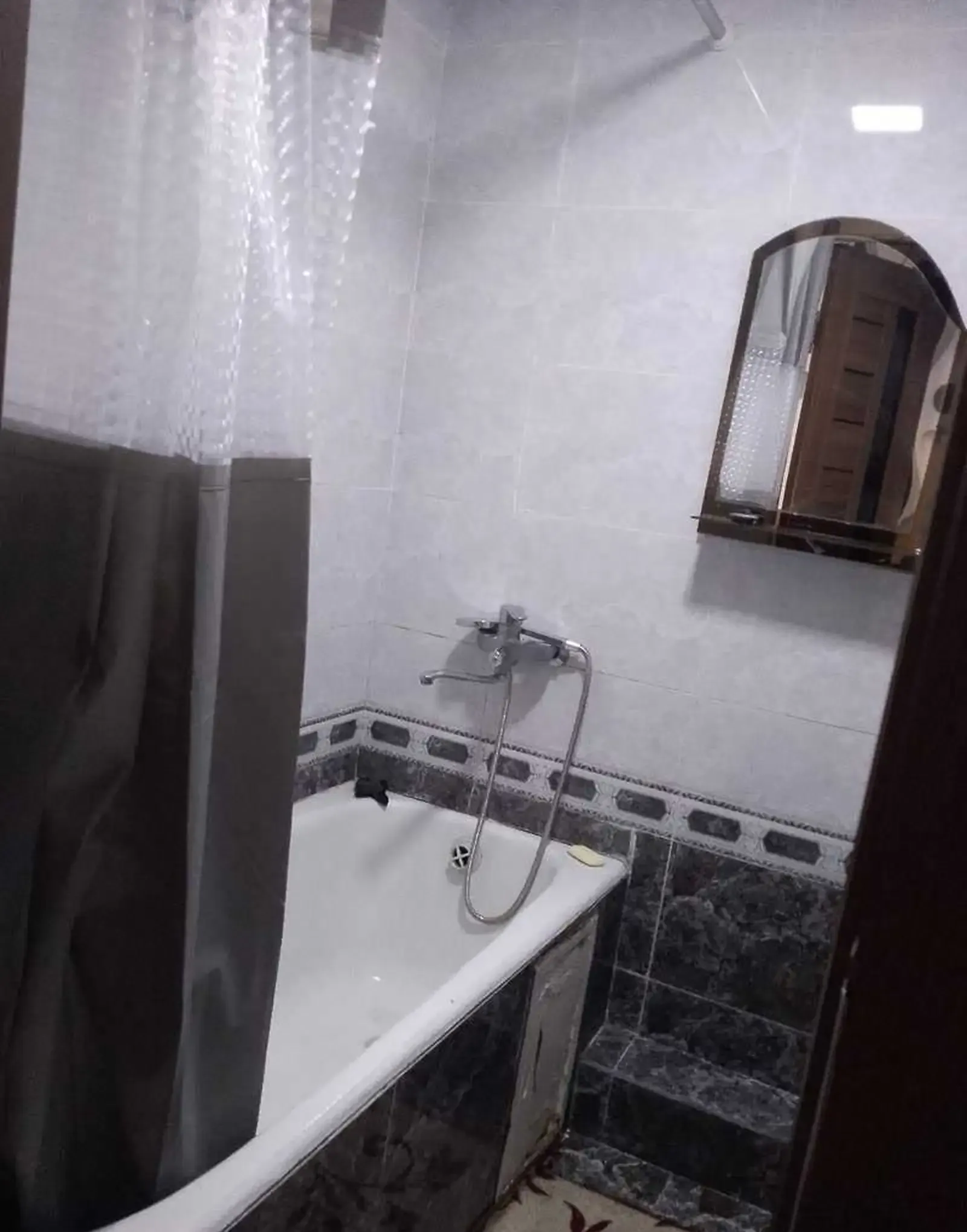 3-комн. квартира, 1 этаж, 75м², ш Душанбе н Шоҳмансур кучаи Ахмади Дониш ( айрапорт)