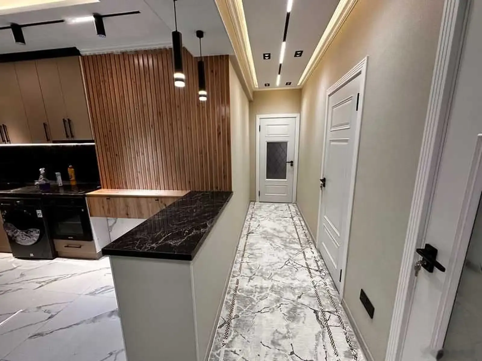 3-комн. квартира, 2 этаж, 80м², 102 мкр, Пайкар