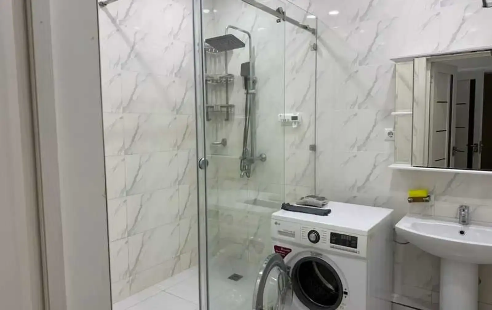 2-комн. квартира, 6 этаж, 110м², сино
