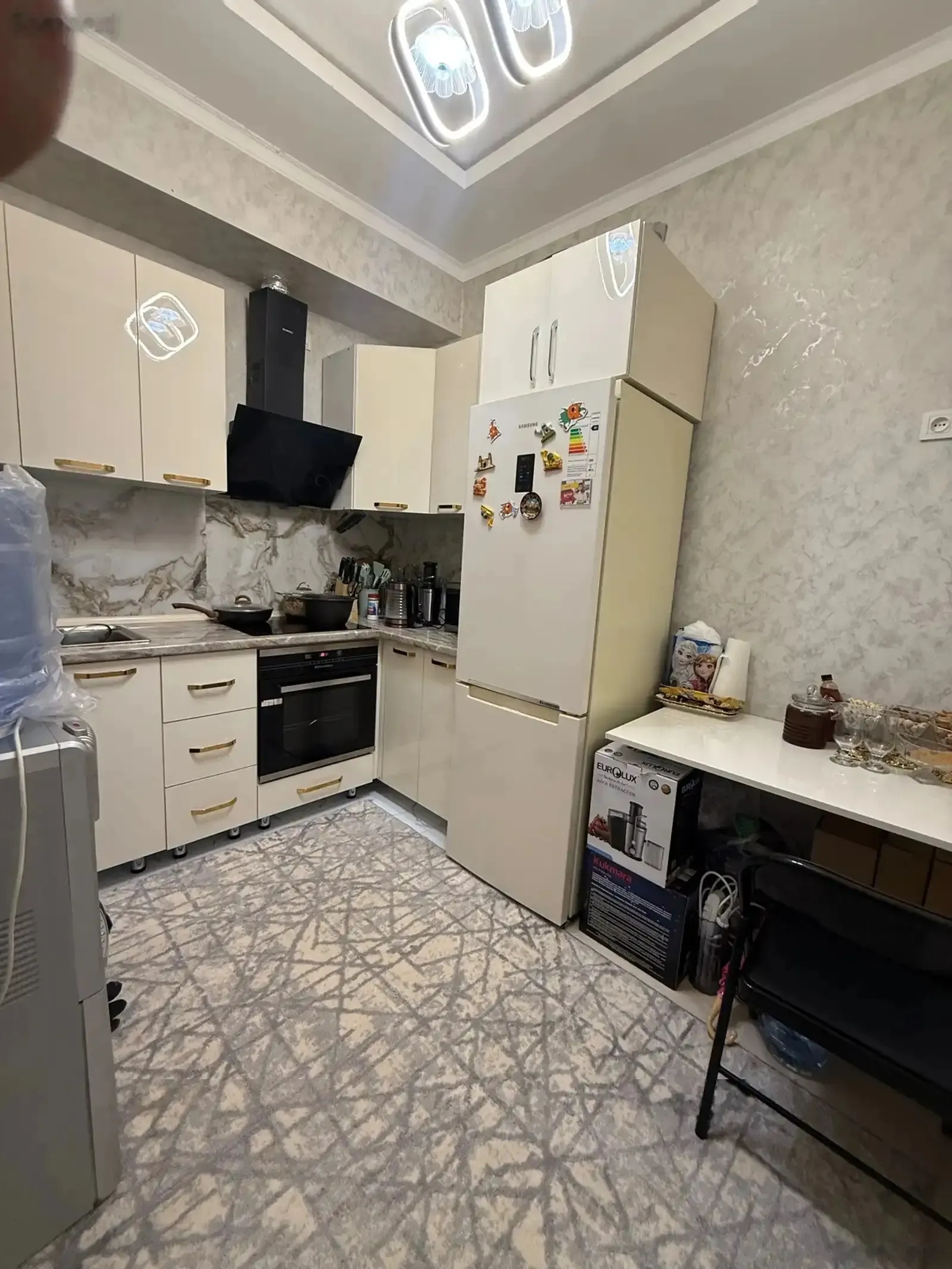 2-комн. квартира, 16 этаж, 70м², Шохмансур