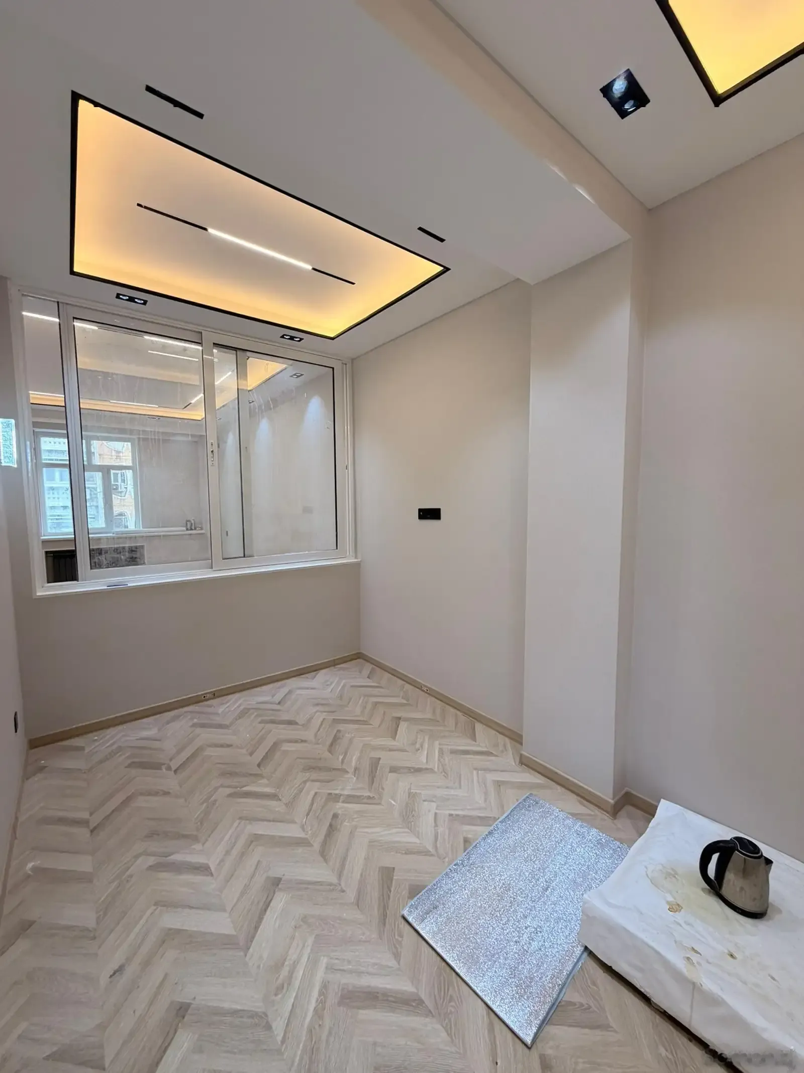 3-комн. квартира, 6 этаж, 98 м², 91 мкр, сбоку от нотариуса, над кафе MOOSE