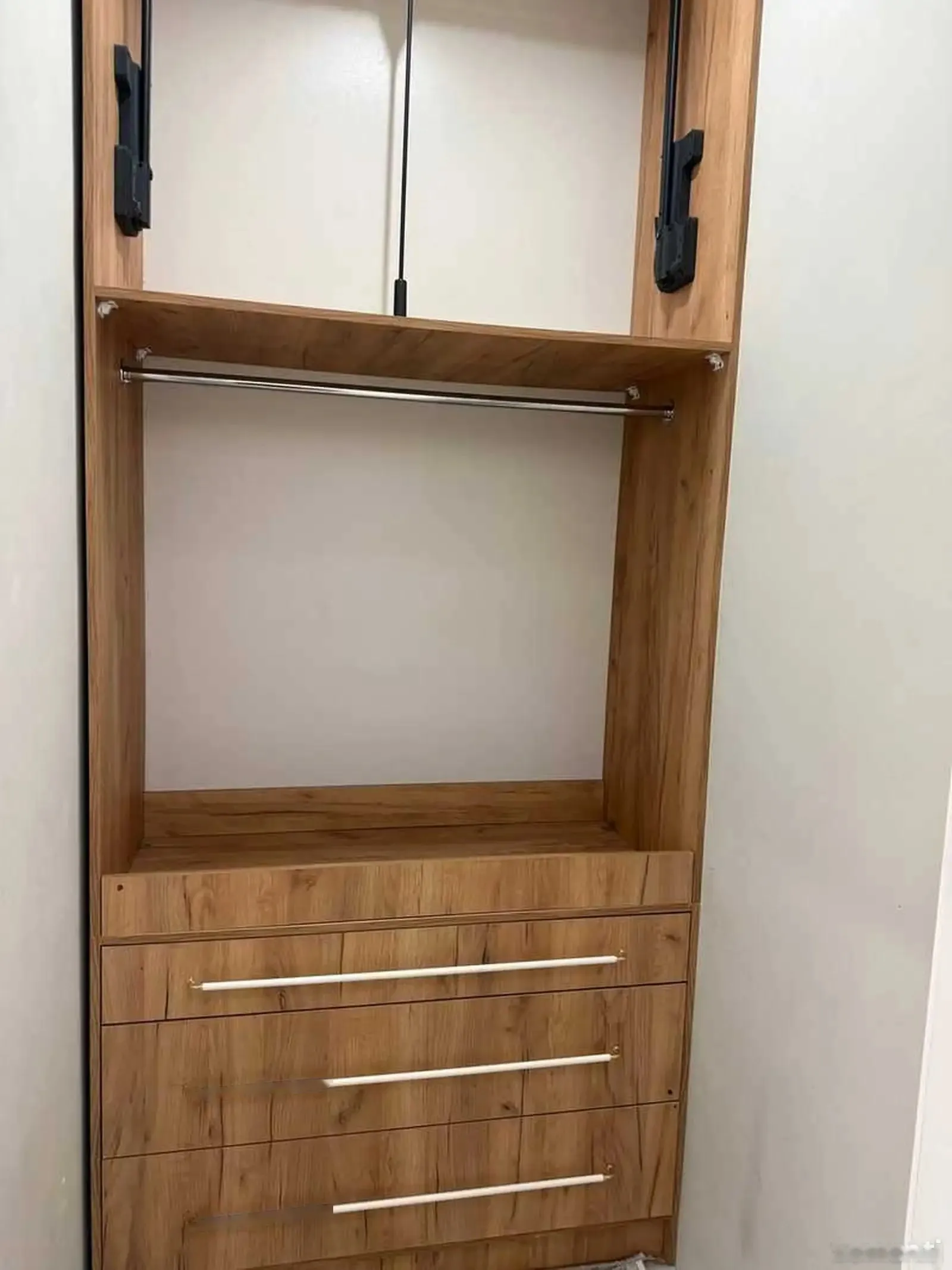 3-комн. квартира, 13 этаж, 130м², Овир