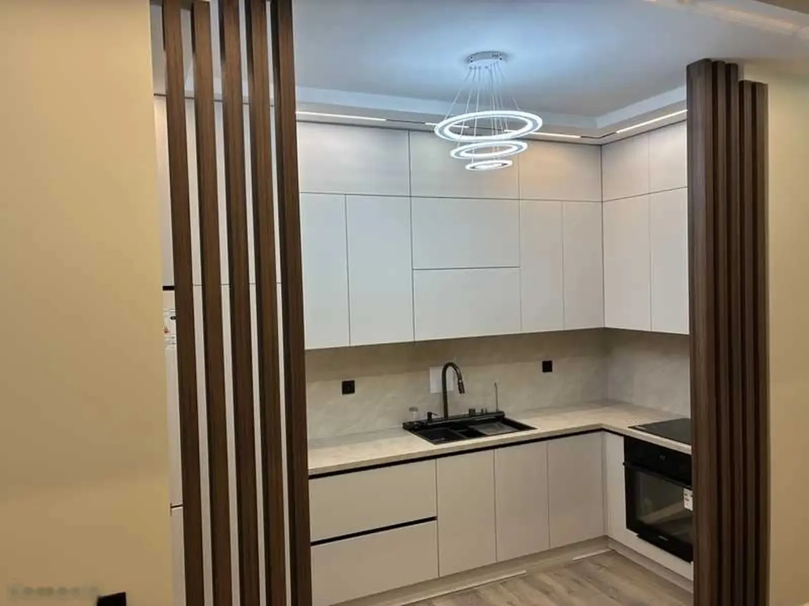 3-комн. квартира, 4 этаж, 98м², 4 рахаи северный