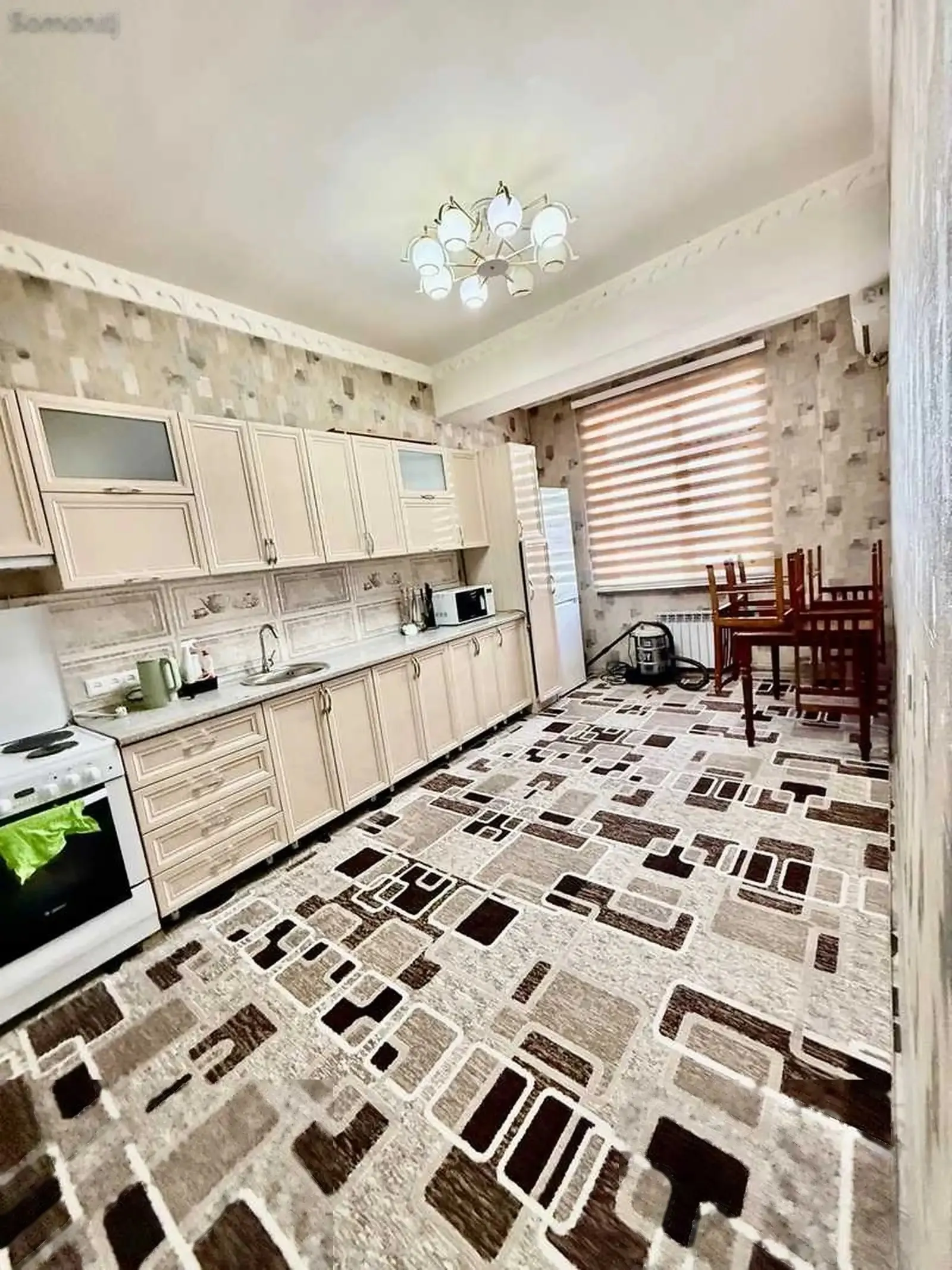 3-комн. квартира, 4 этаж, 135м², Сомони