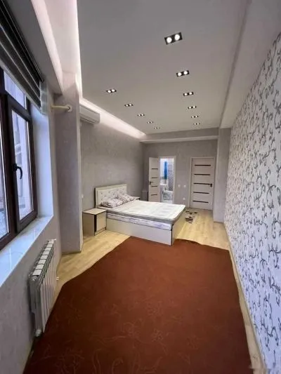 3-комн. квартира, 3 этаж, 130м², И. Сомони
