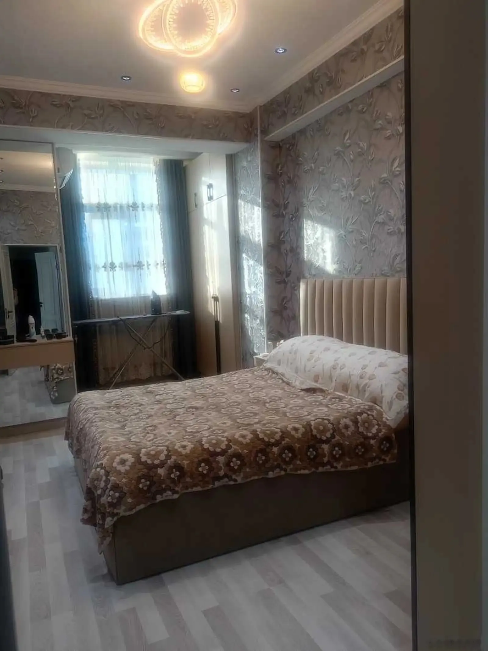 2-комн. квартира, 11 этаж, 63м², голубой экран