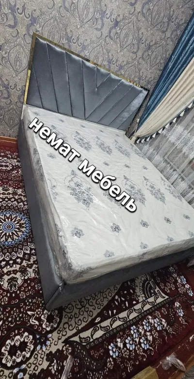 Кровать