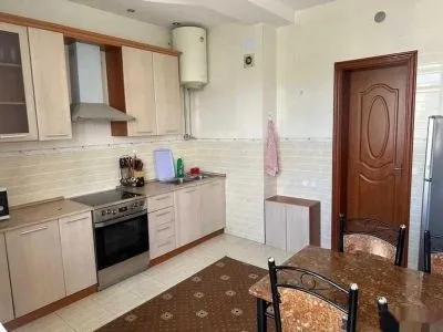 3-комн. квартира, 8 этаж, 125м², Медгородок