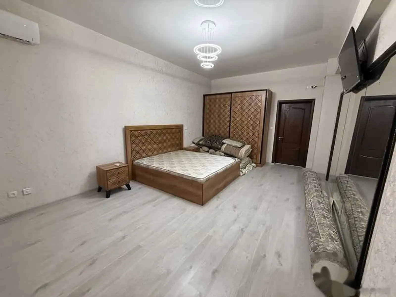 3-комн. квартира, 9 этаж, 240м², караболо