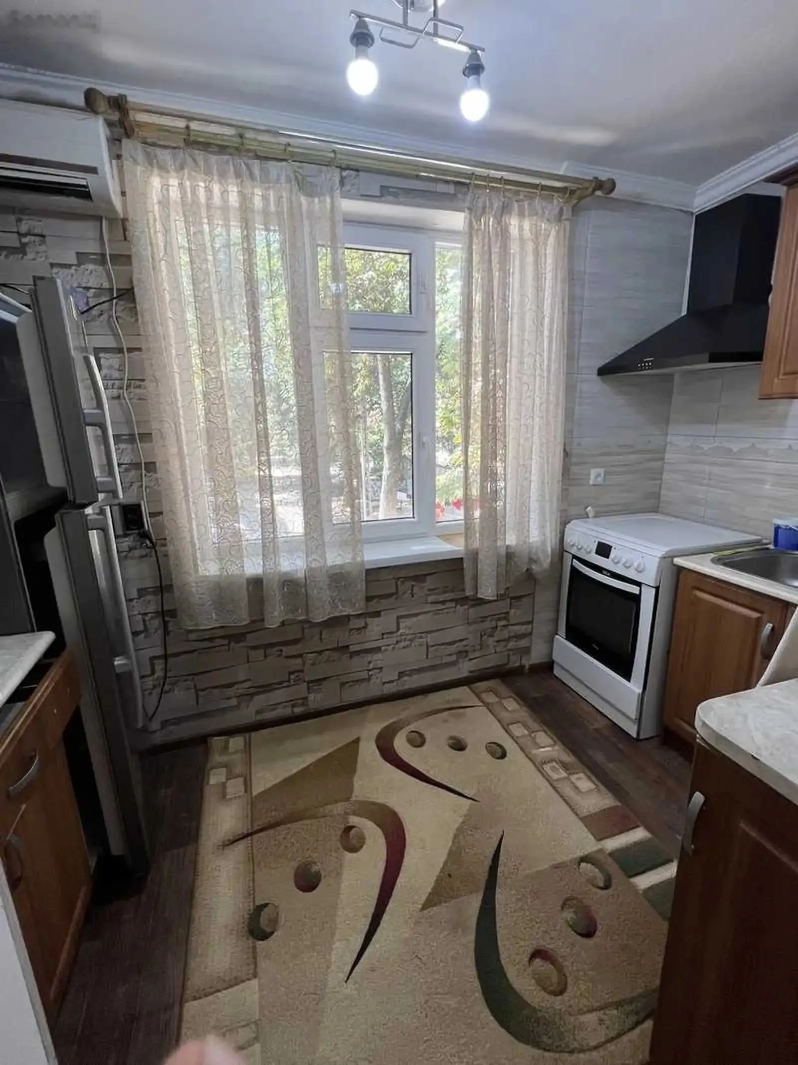 2-комн. квартира, 2 этаж, 60м², Ослиные Уши, Роддом 2, Чучабирён