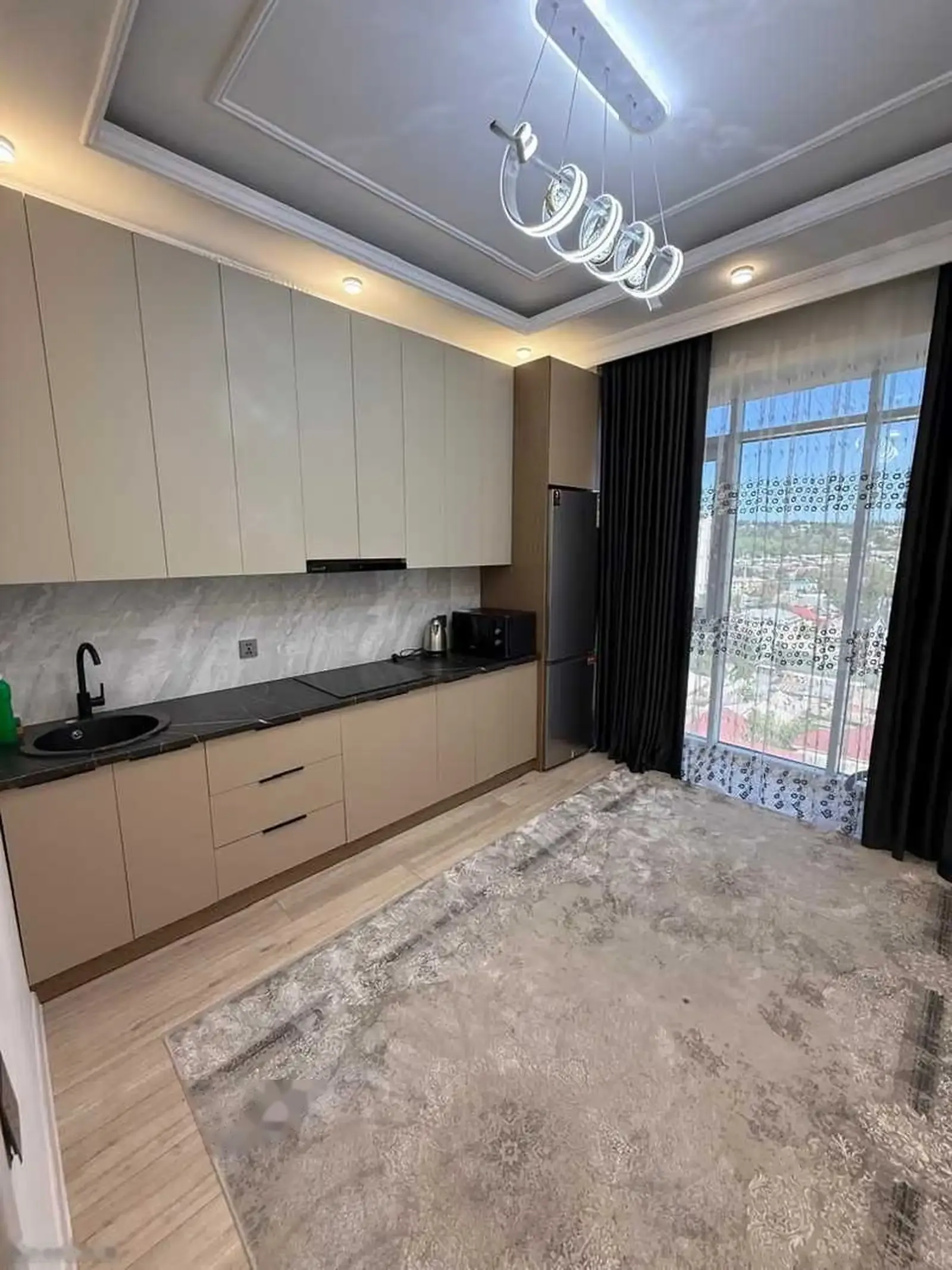 2-комн. квартира, 13 этаж, 90м², Шохмансур