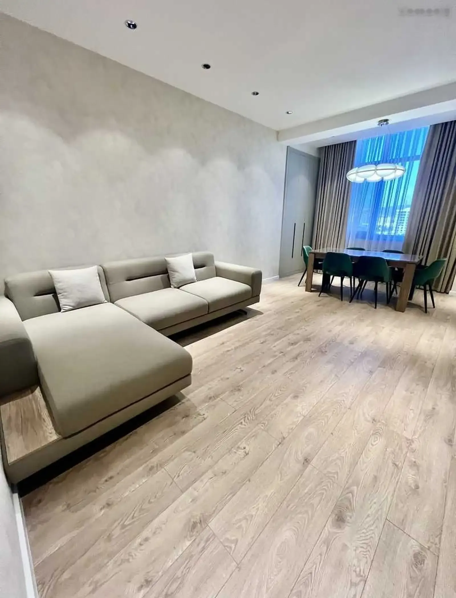 2-комн. квартира, 12 этаж, 115м², ЦУМ