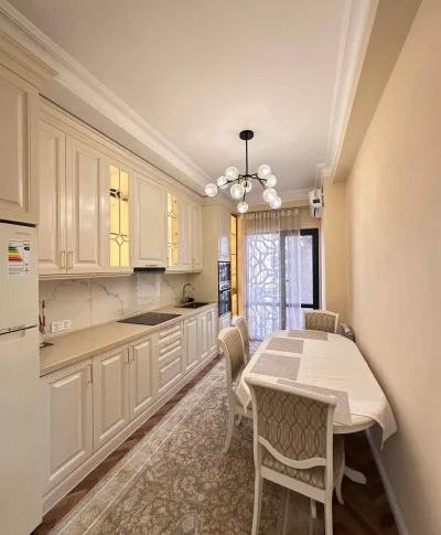 3-комн. квартира, 3 этаж, 102 м², Исмоили Сомони школа 8 (Дом Баракат)