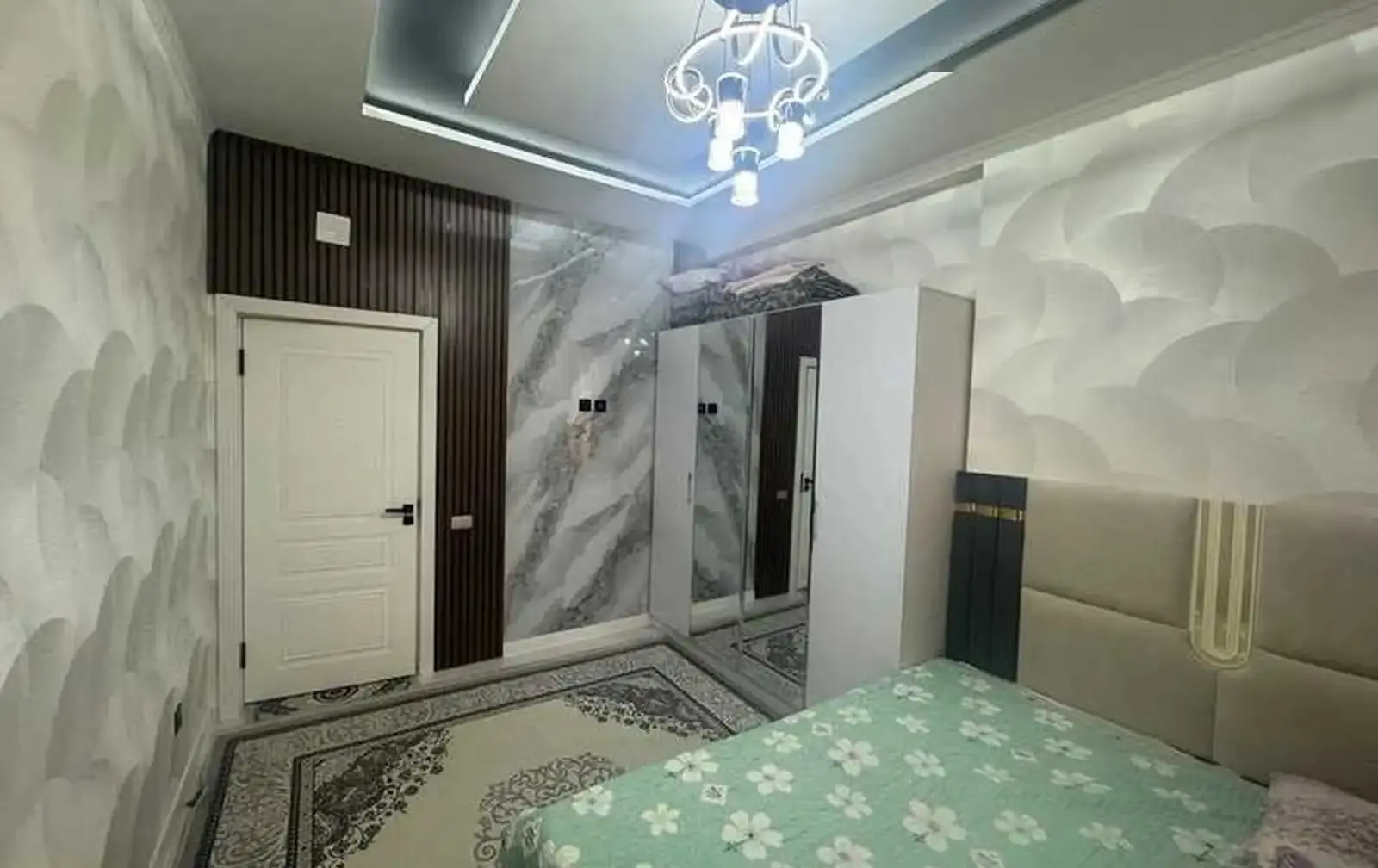 2-комн. квартира, 14 этаж, 70м², Фирдавси