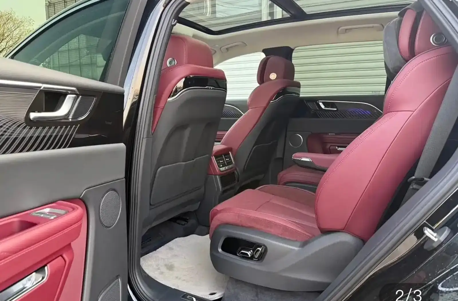 Hongqi E-HS9,