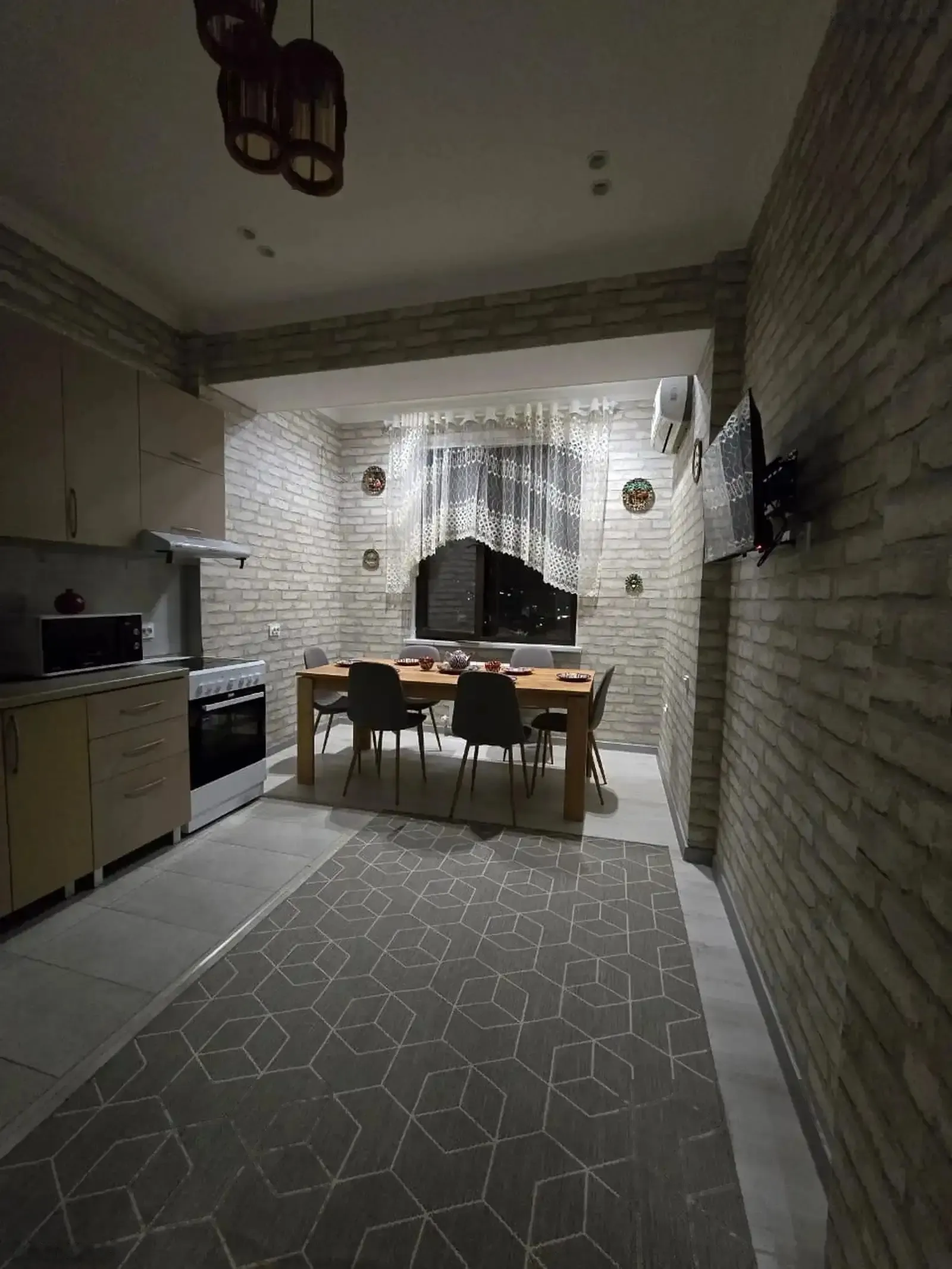 2-комн. квартира, 14 этаж, 75м², Шохмансур