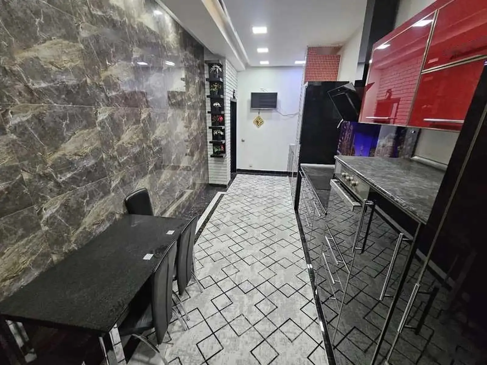 3-комн. квартира, 3 этаж, 105м², 112мкр