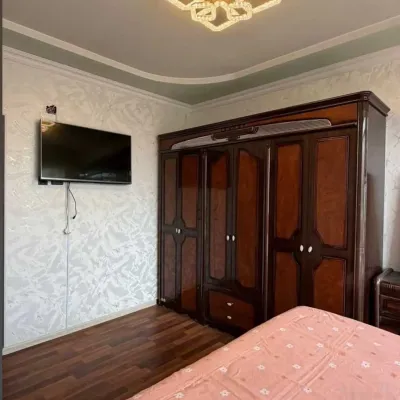 2-комн. квартира, 3 этаж, 60м², сино