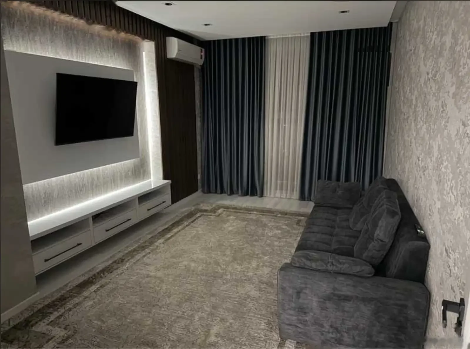2-комн. квартира, 13 этаж, 75м², Аэропорт