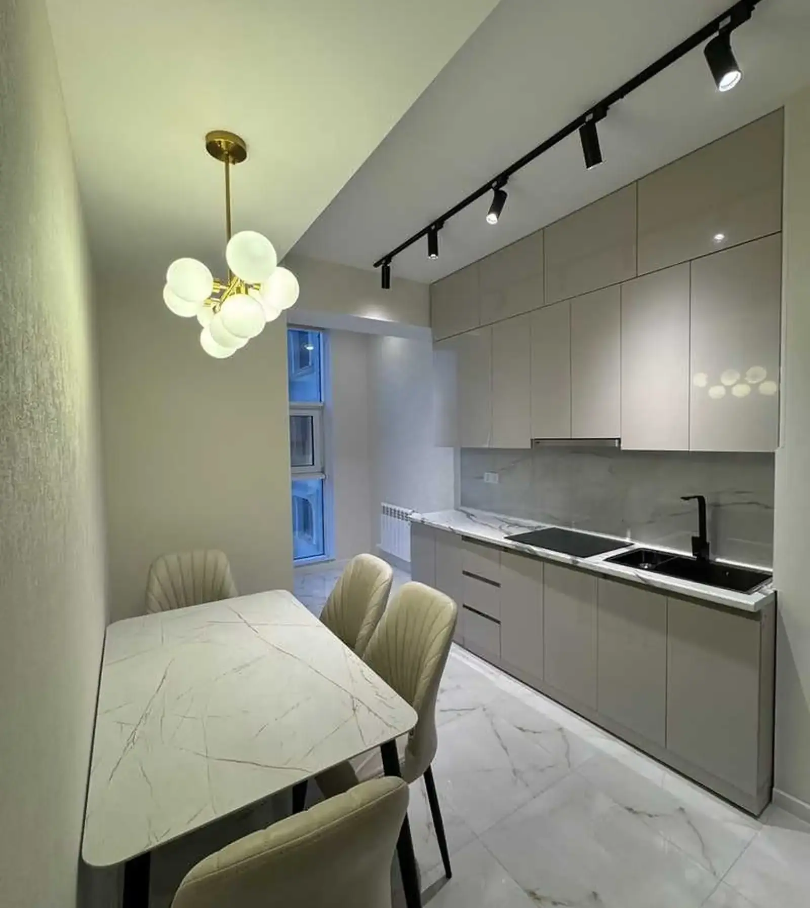 2-комн. квартира, 8 этаж, 70м², шохмансур