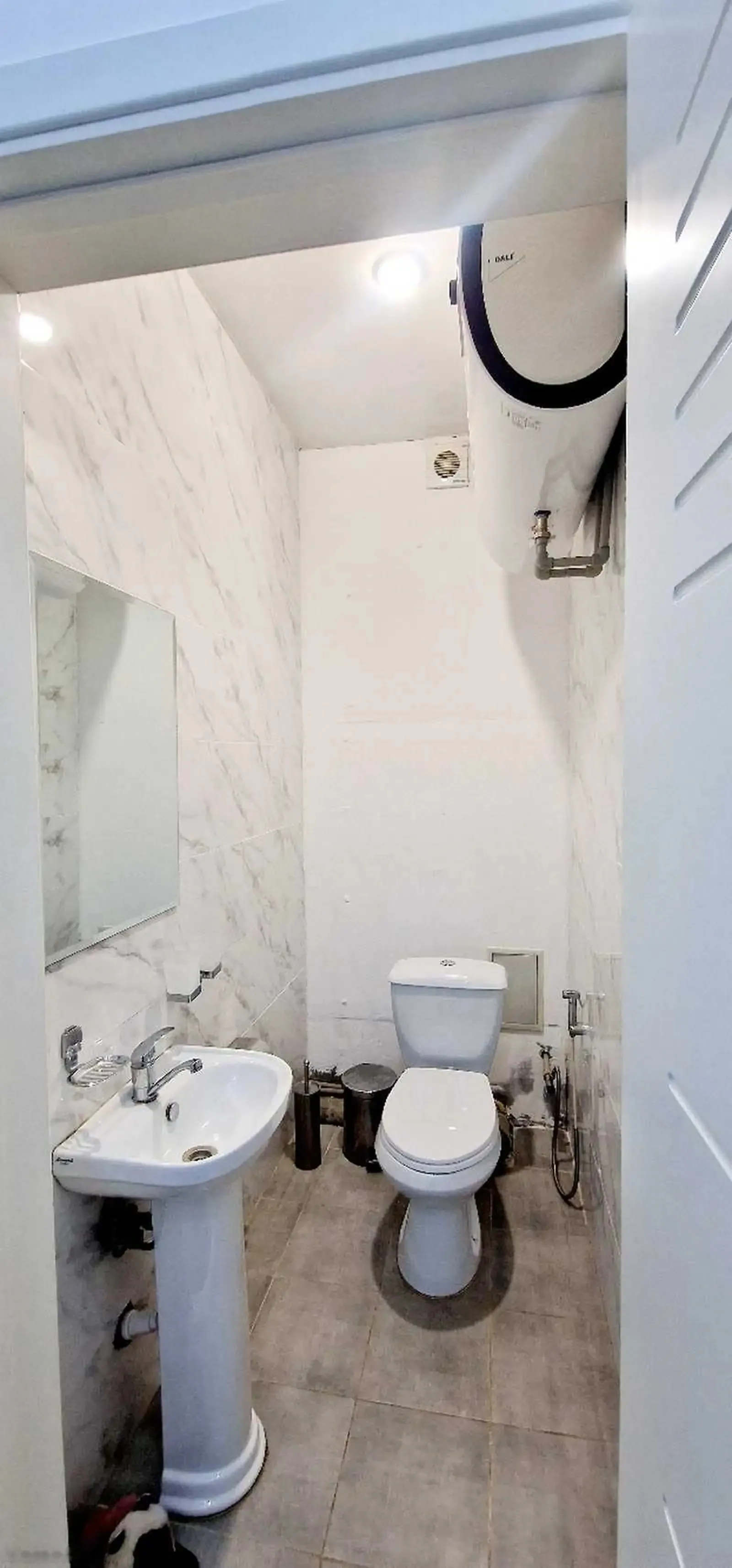 3-комн. квартира, 12 этаж, 120м², пеши ресторани Шахриер