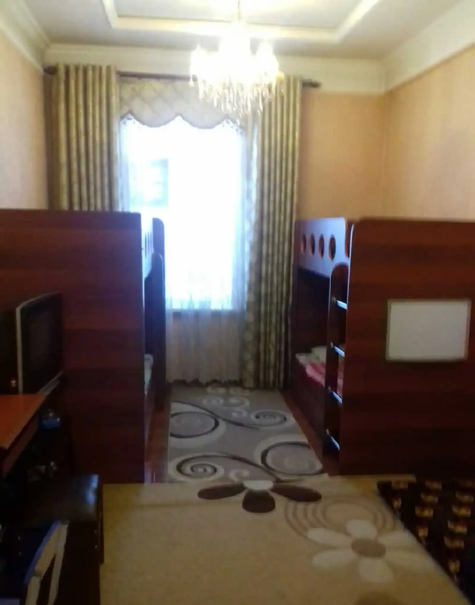 2-этажный, 8 комнатный дом, 300 м² м², 1-Роддом