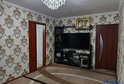 4-комн. квартира, 3 этаж, 80 м², Сино, Испечак