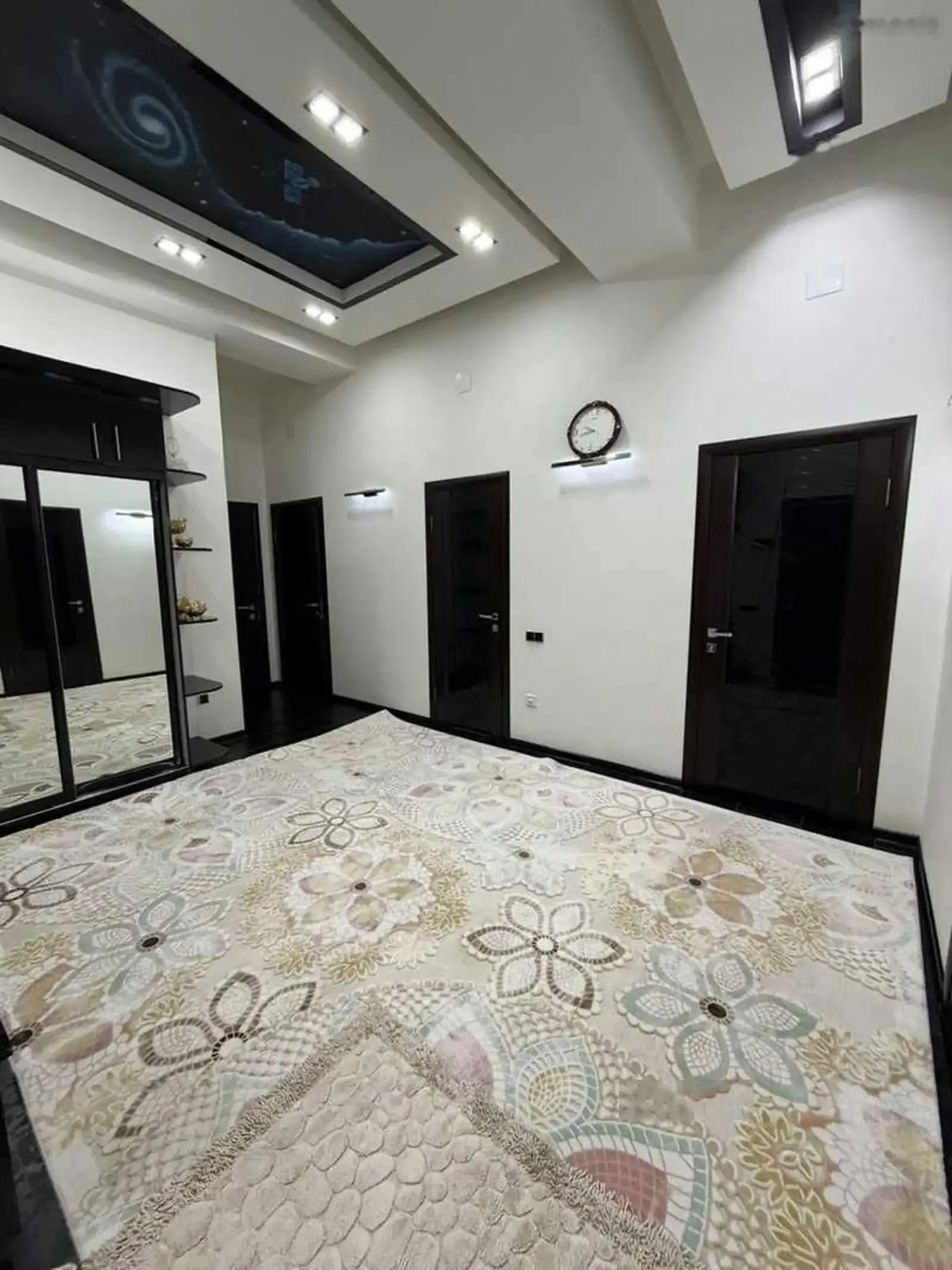 3-комн. квартира, 1 этаж, 160м², Сафо