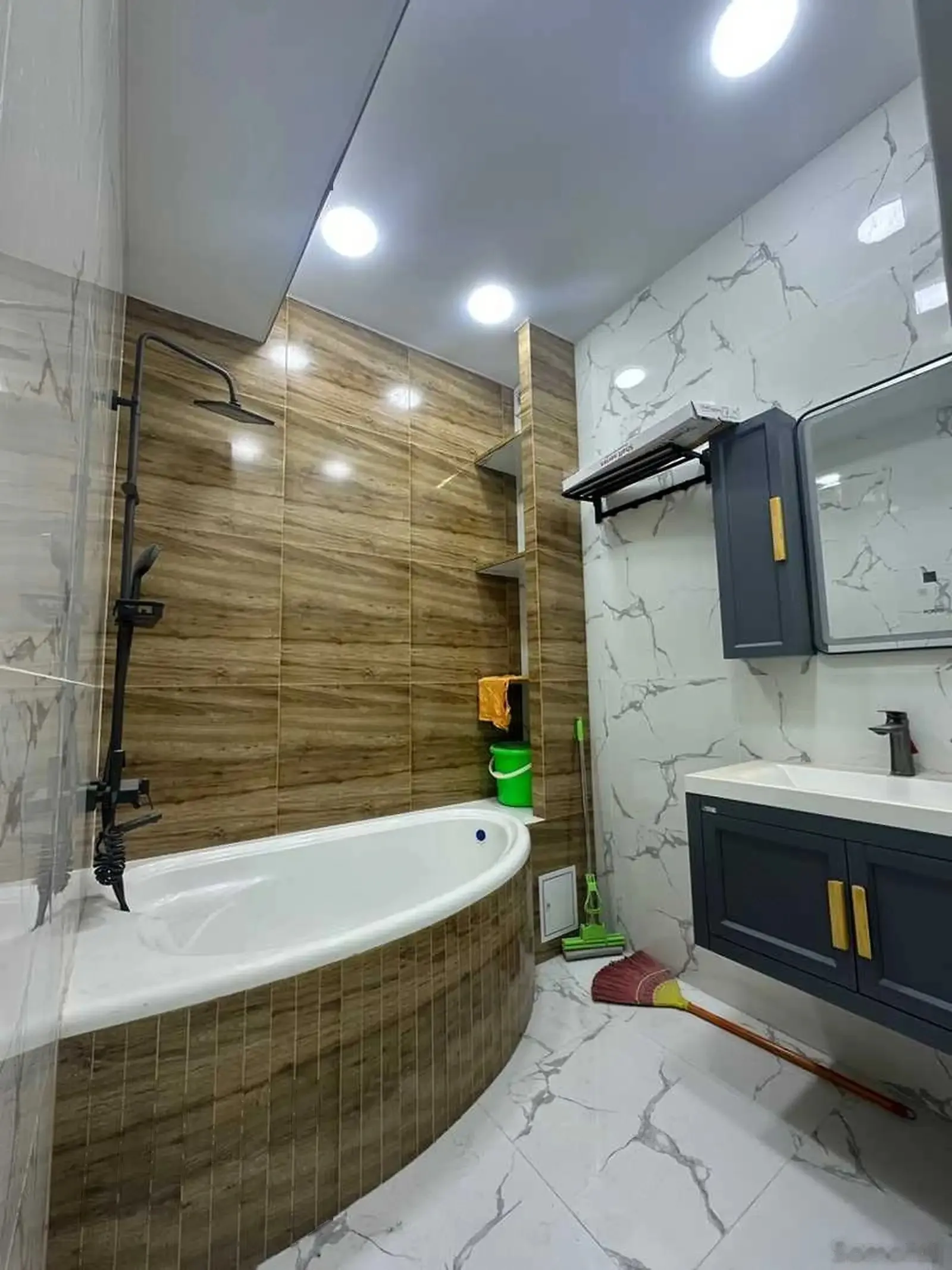 3-комн. квартира, 10 этаж, 100м², Шохмансур