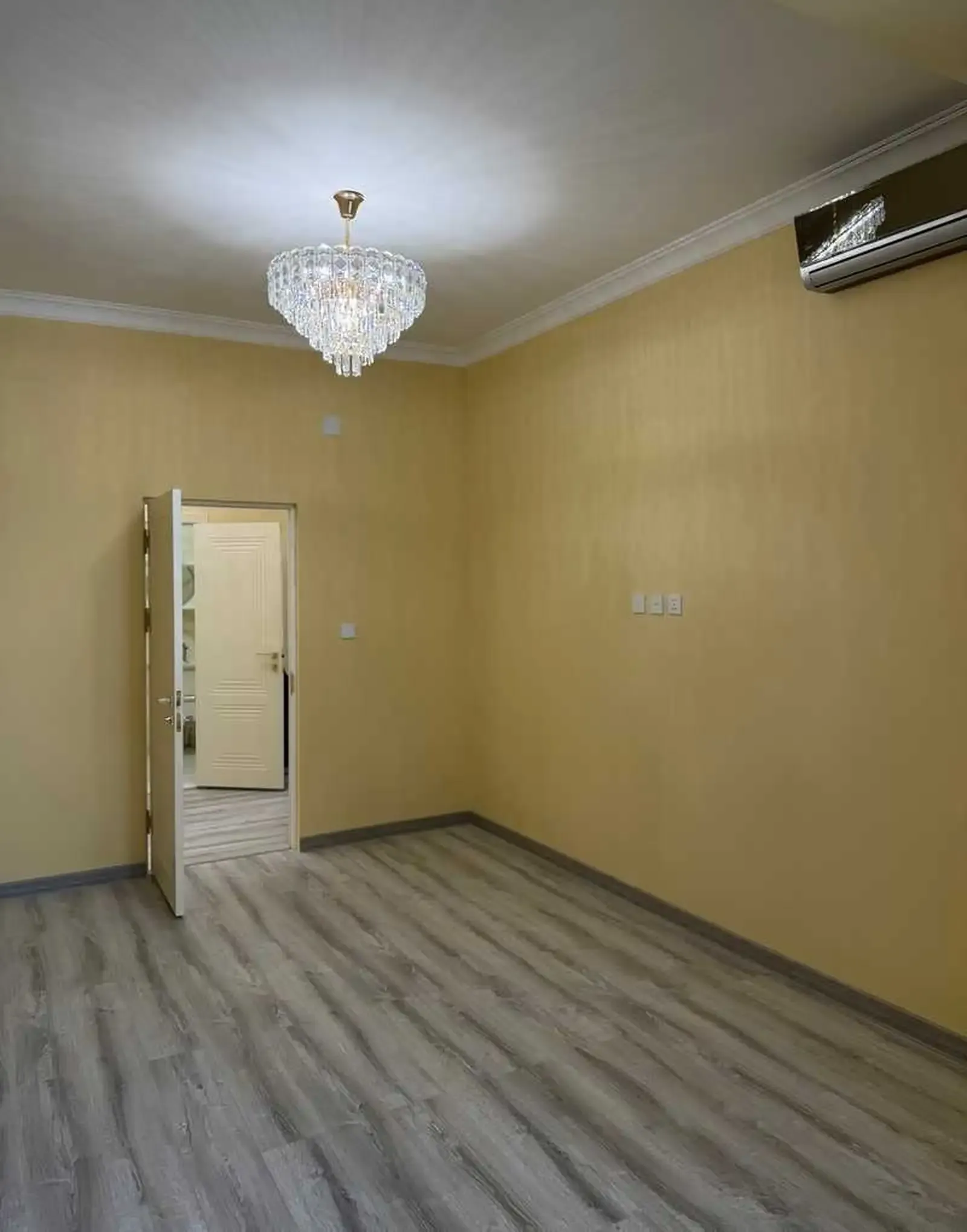 3-комн. квартира, 6 этаж, 98м², к.Айни, Напротив Вазорати Нақлиёт