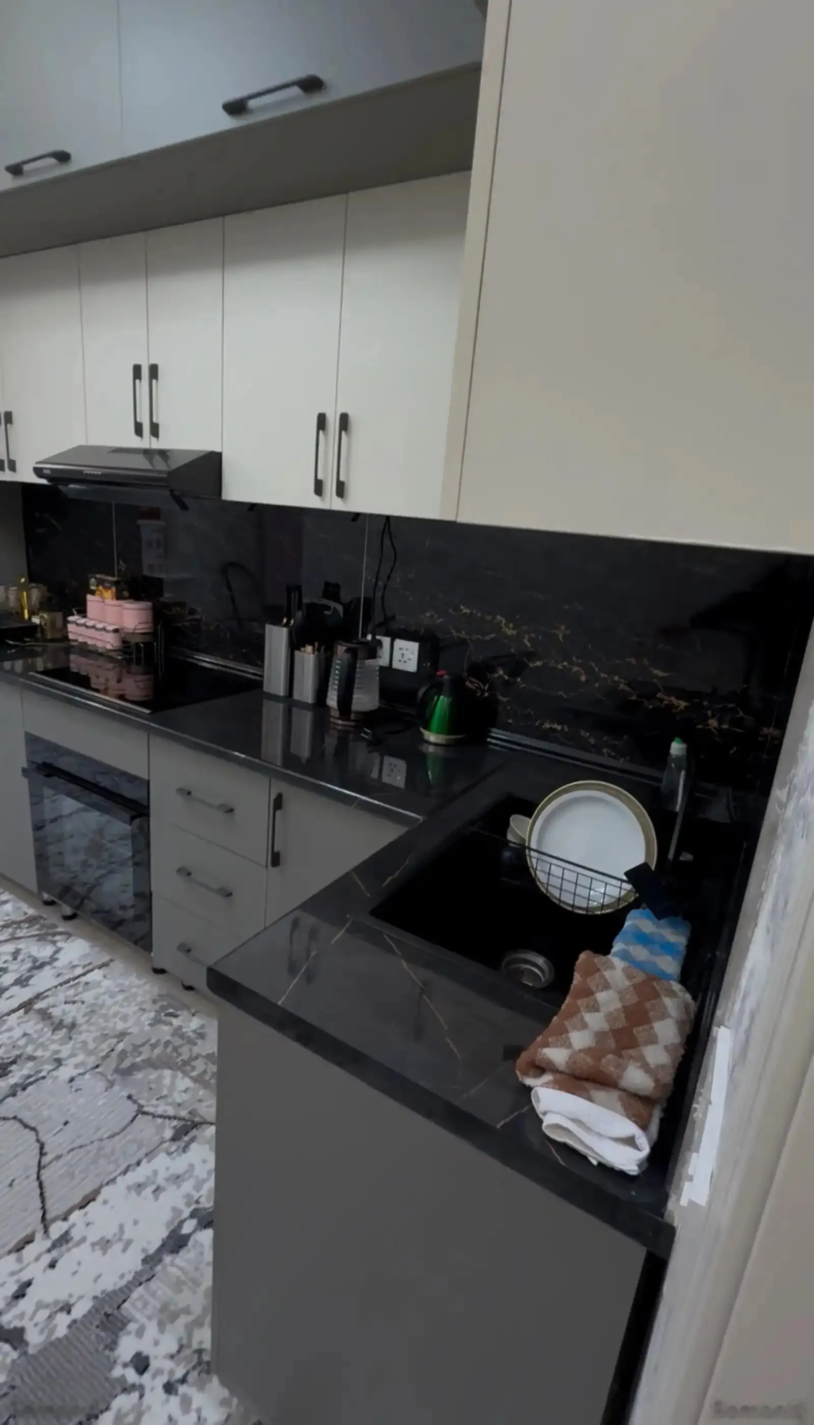 2-комн. квартира, 13 этаж, 72м², Мардон