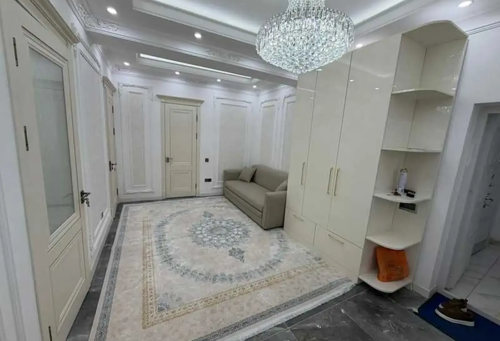 3-комн. квартира, 1 этаж, 105м², Сафо