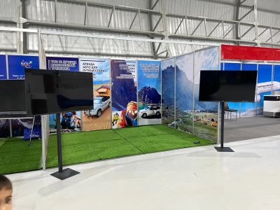 Телевизор на стойке в аренду