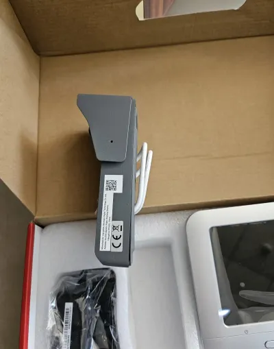 Видеодомофон Hikvision DS-KIS 203