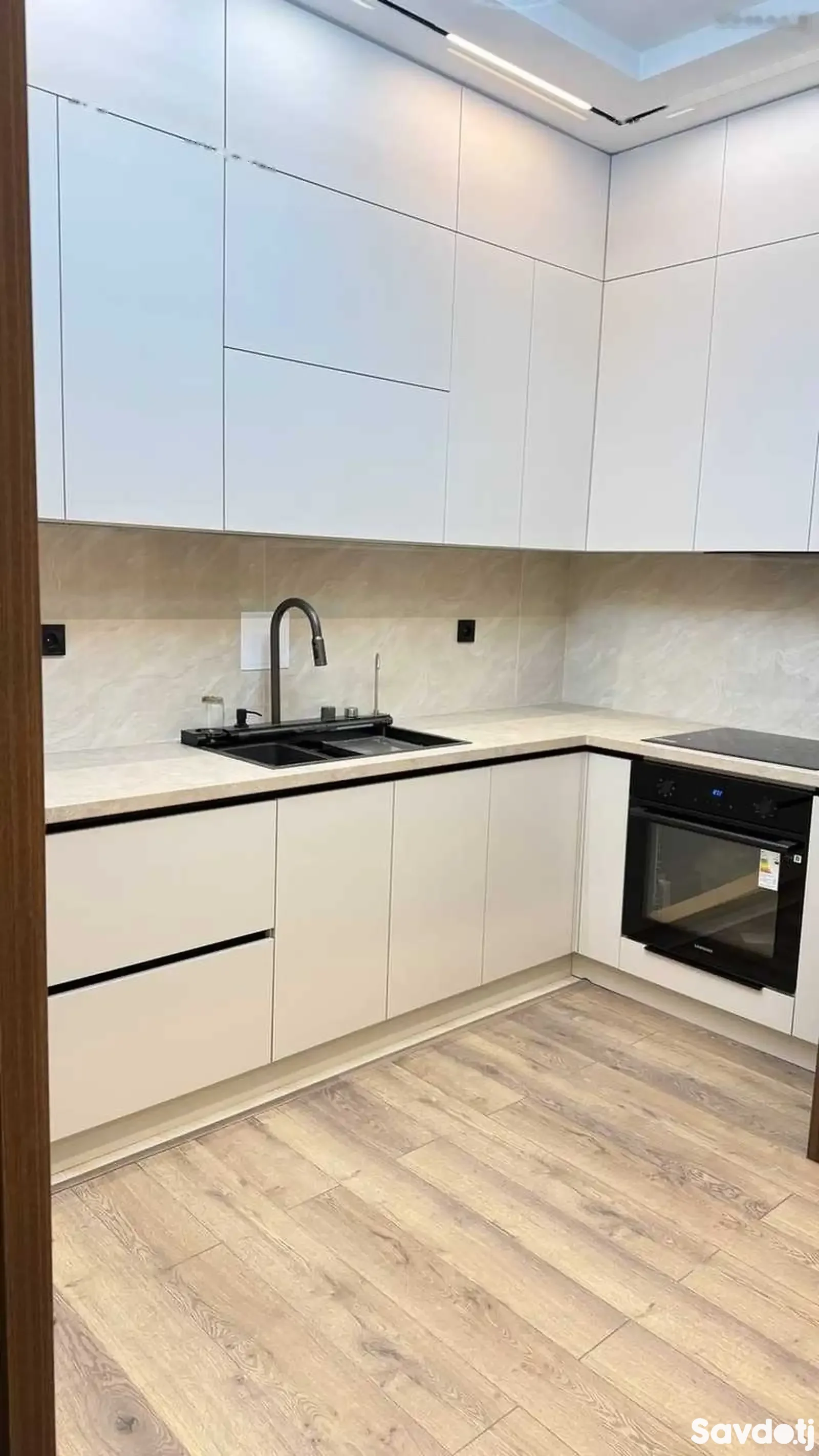 3-комн. квартира, 4 этаж, 91м², И Сомони, Водонасос, Карамов