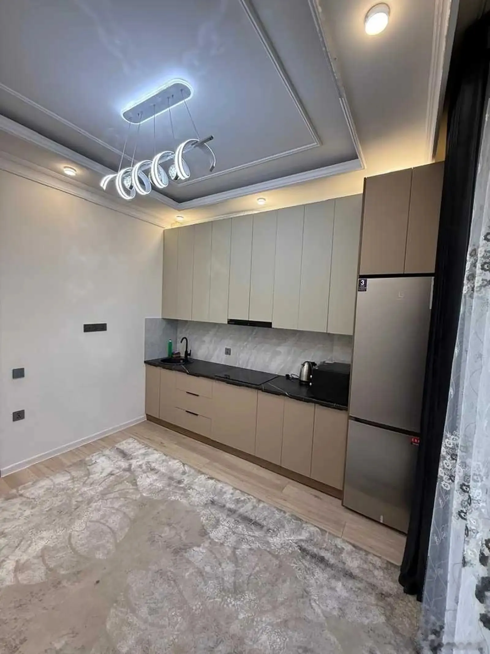 2-комн. квартира, 12 этаж, 90м², Шохмансур