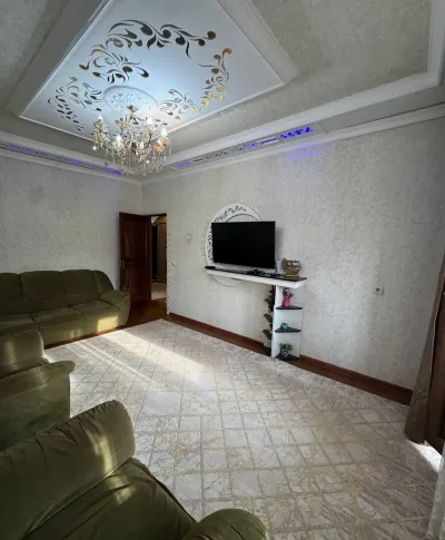 3-комн. квартира, 4 этаж, 81 м², Сино 102мкр пеши иститути забонхо