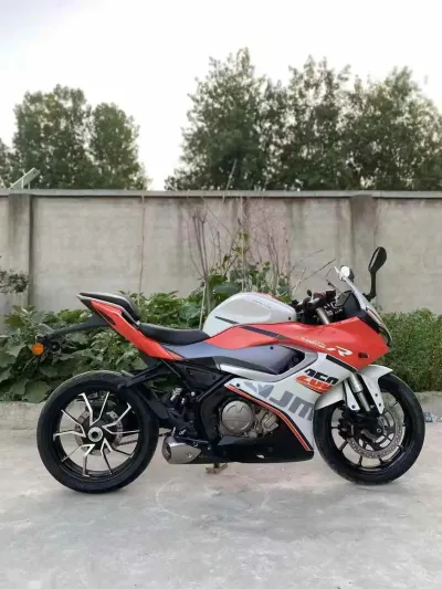 Мотоцикл Qjmoto