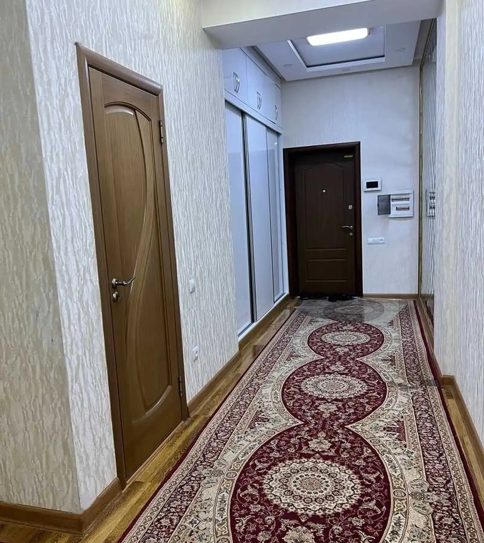 3-комн. квартира, 11 этаж, 140м², Сомони