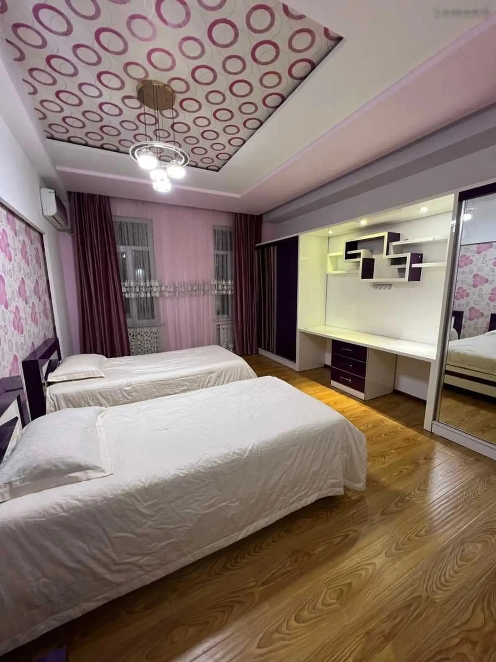 3-комн. квартира, 3 этаж, 180м², дом печать