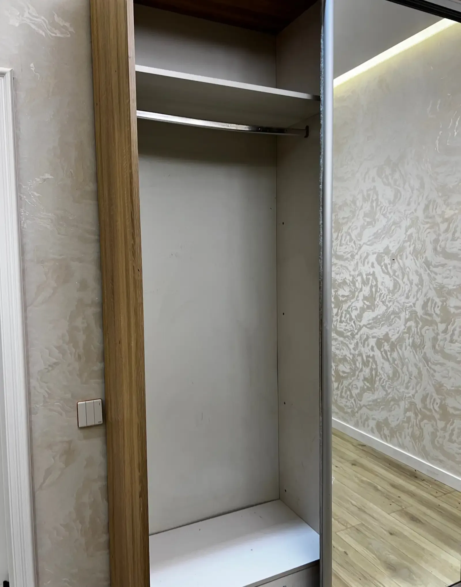 Шкаф купе зеркальный 250х220
