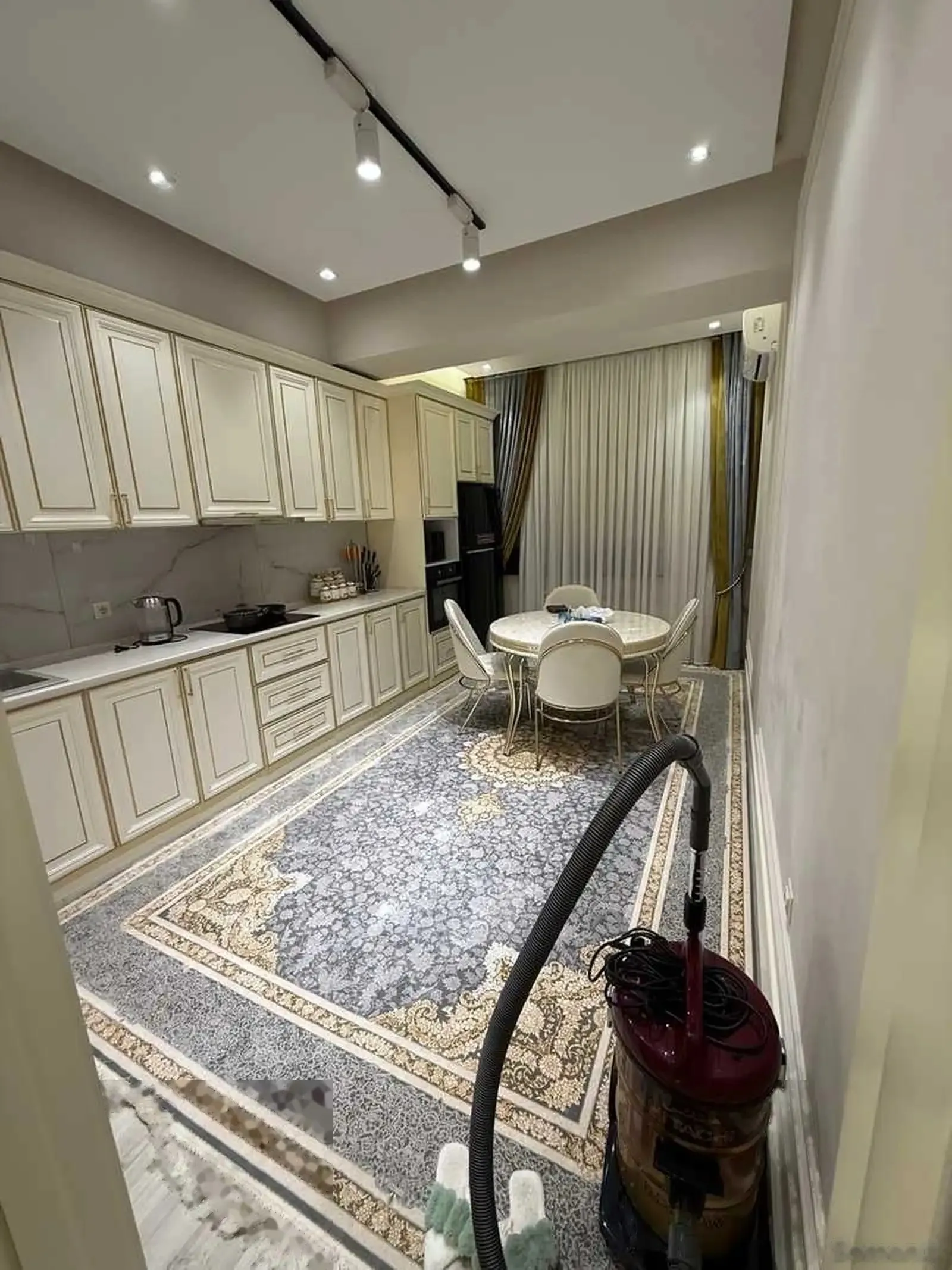 3-комн. квартира, 9 этаж, 97м², н.Шохмансур кучаи Садриддин Айни