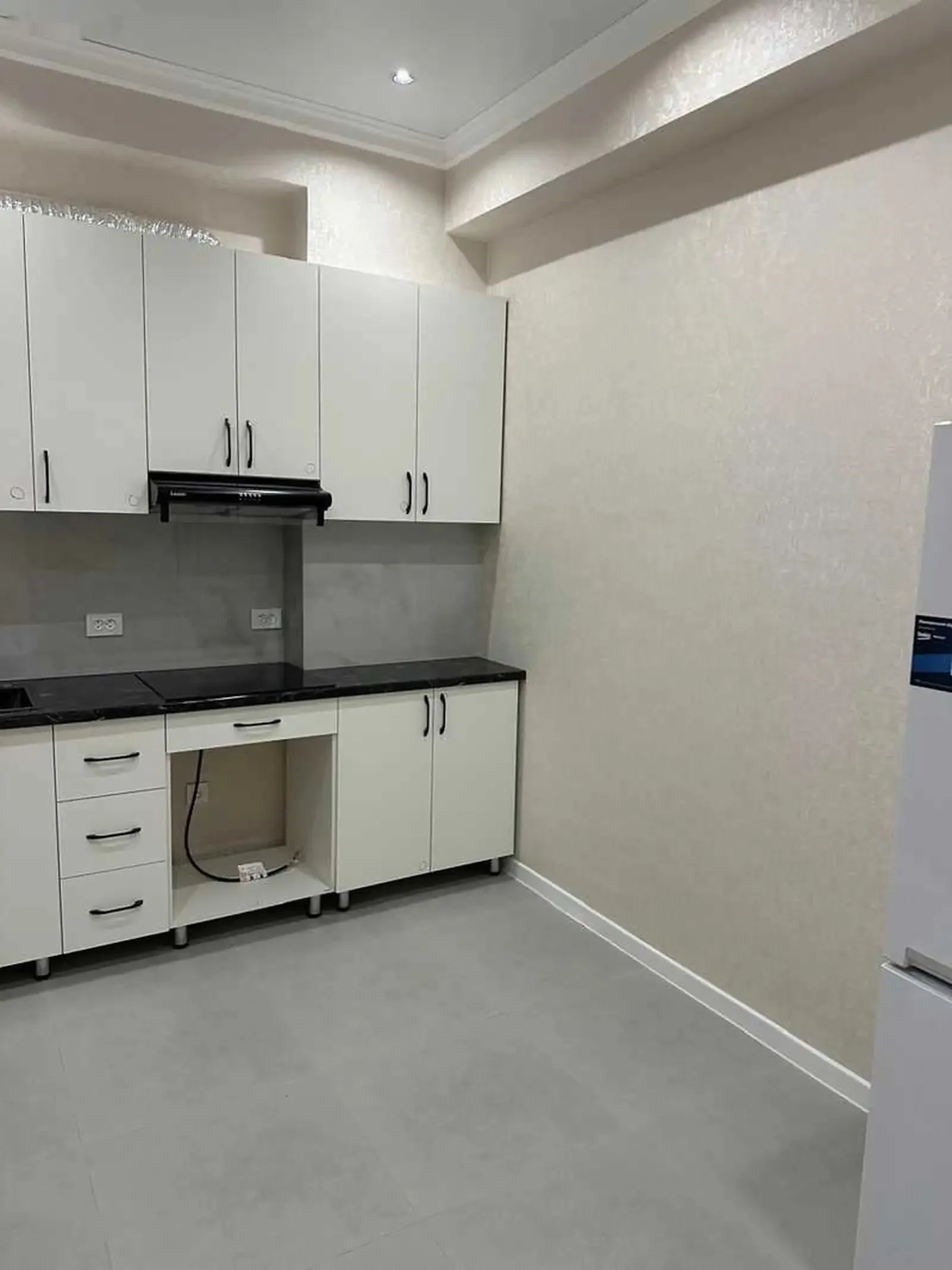 3-комн. квартира, 10 этаж, 80м², Аэропорт