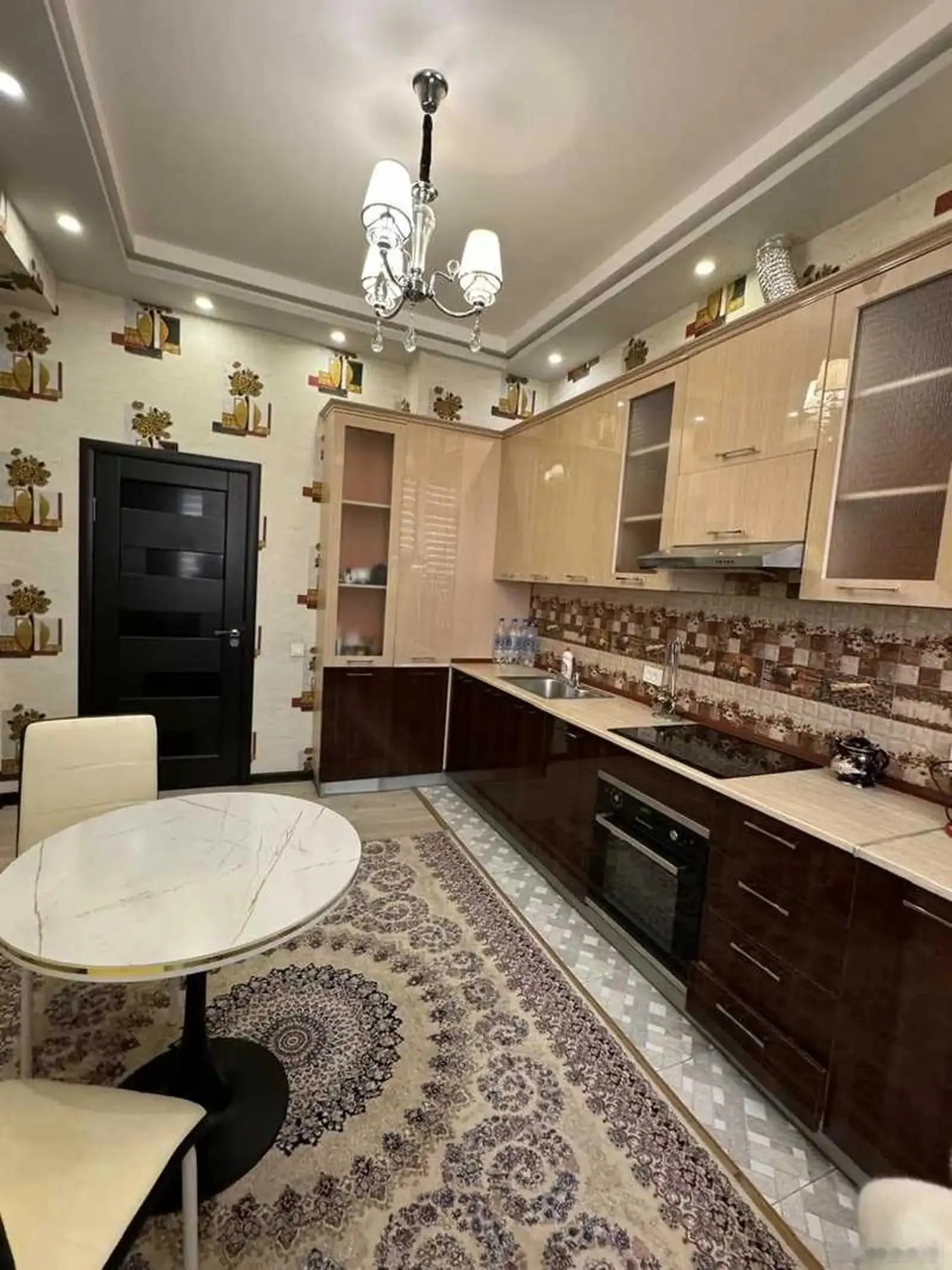 2-комн. квартира, 8 этаж, 80м², ноҳияи И. Сомонӣ, к. Шоҳтемур бинои 42 ( Ориентир Цум, МГУ)