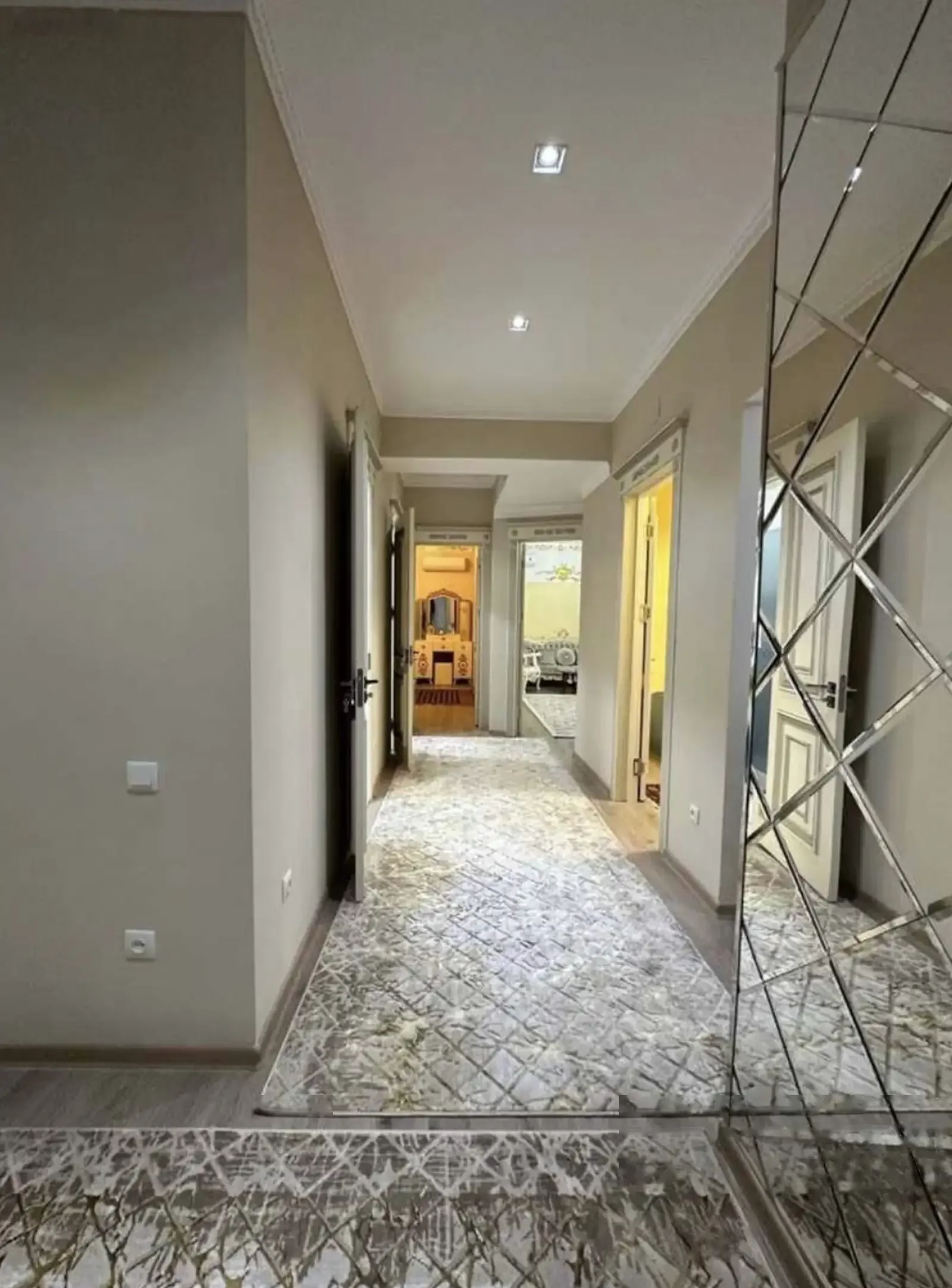 2-комн. квартира, 11 этаж, 100м², Парламент