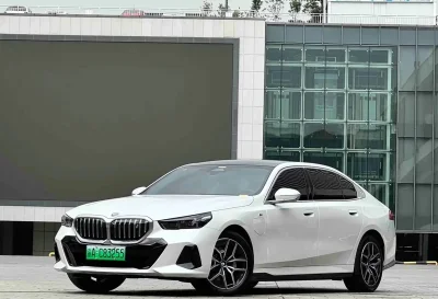 BMW 5 series 2025